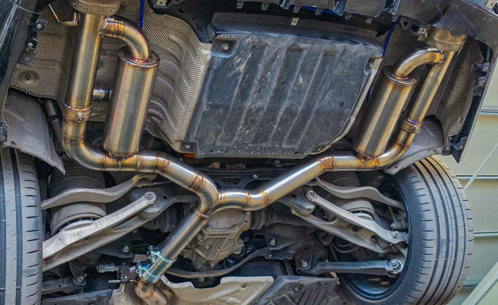 Mercedes C300e 2.0 Turbo Plug-in Hybrid – Scarico completo valvolato su misura - progetto TBG Motorsport - foto 6